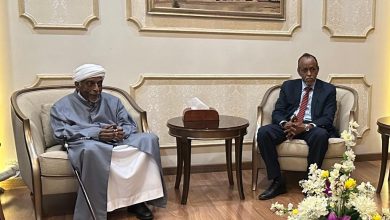مولانا محمد عثمان الميرغني "رفض مغادرة السودان عند اندلاع الحرب " .. الميرغني يصل القاهرة في بداية جولة إقليمية