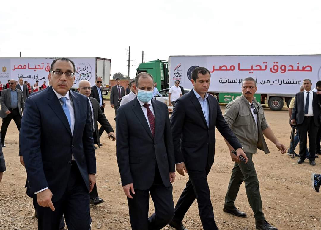 FB IMG 1700296657581 مصر تطلق أكبر قافلة مساعدات إنسانية شاملة للفلسطينيين في غزة 