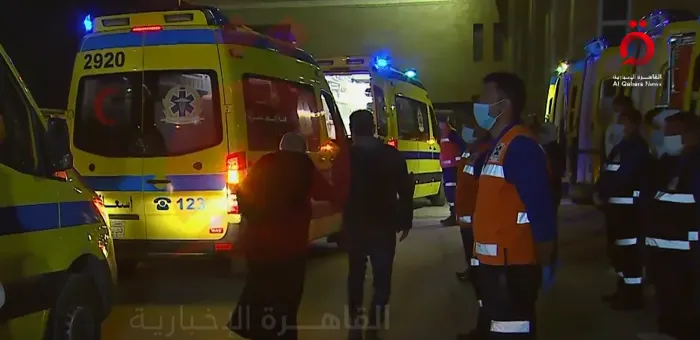 مصر تتسلم 24 محتجزًا من قطاع غزة عبر الصليب الأحمر 1 d6ef9240 8ae6 11ee a083 5bdb0bf31113 file 1700843454784 37636913 مصر تتسلم 24 محتجزًا من قطاع غزة عبر الصليب الأحمر
