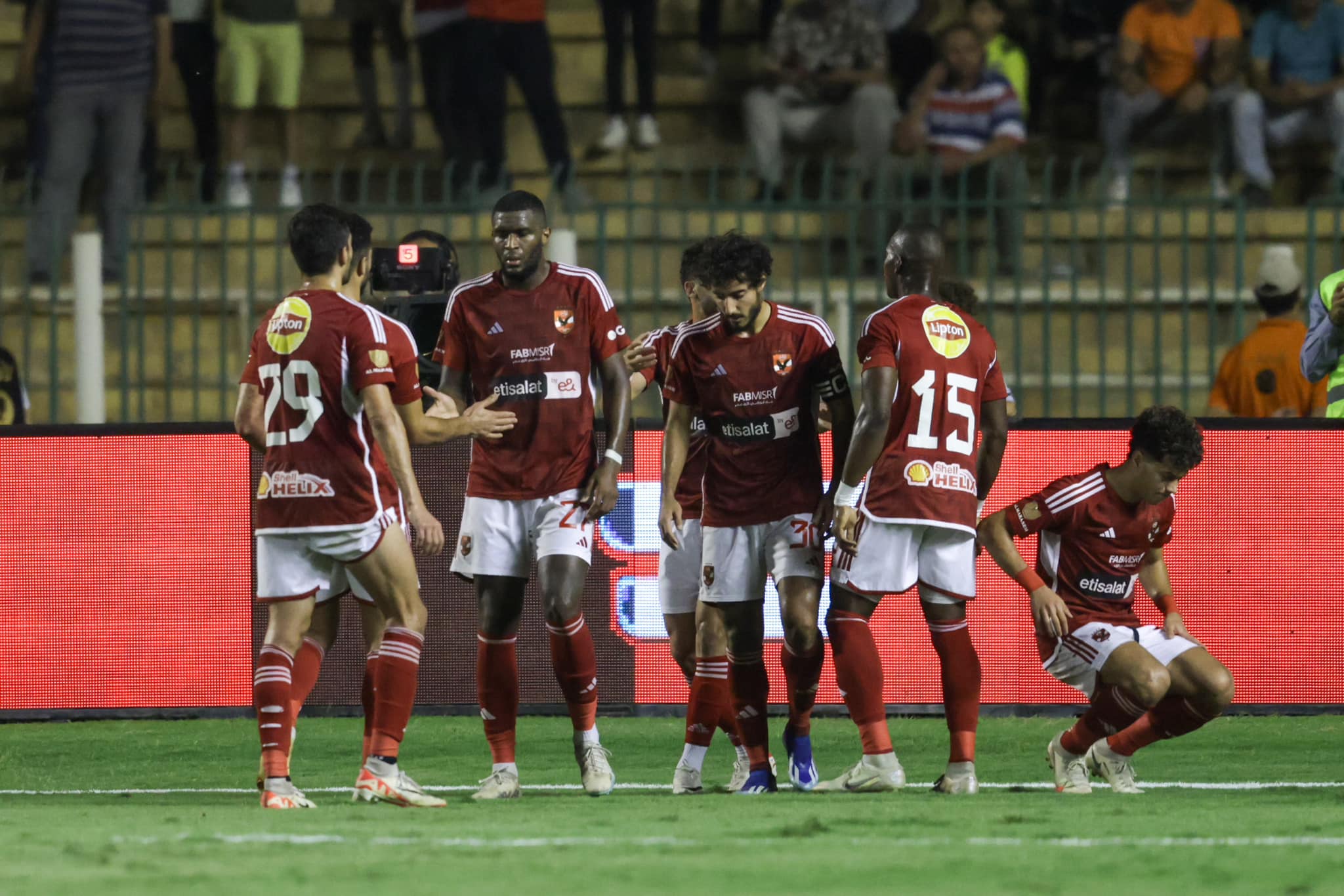 الأهلي يتجاوز أحزان الخروج من " الدوري الأفريقي " بفوز ثمين على المقاولين العرب