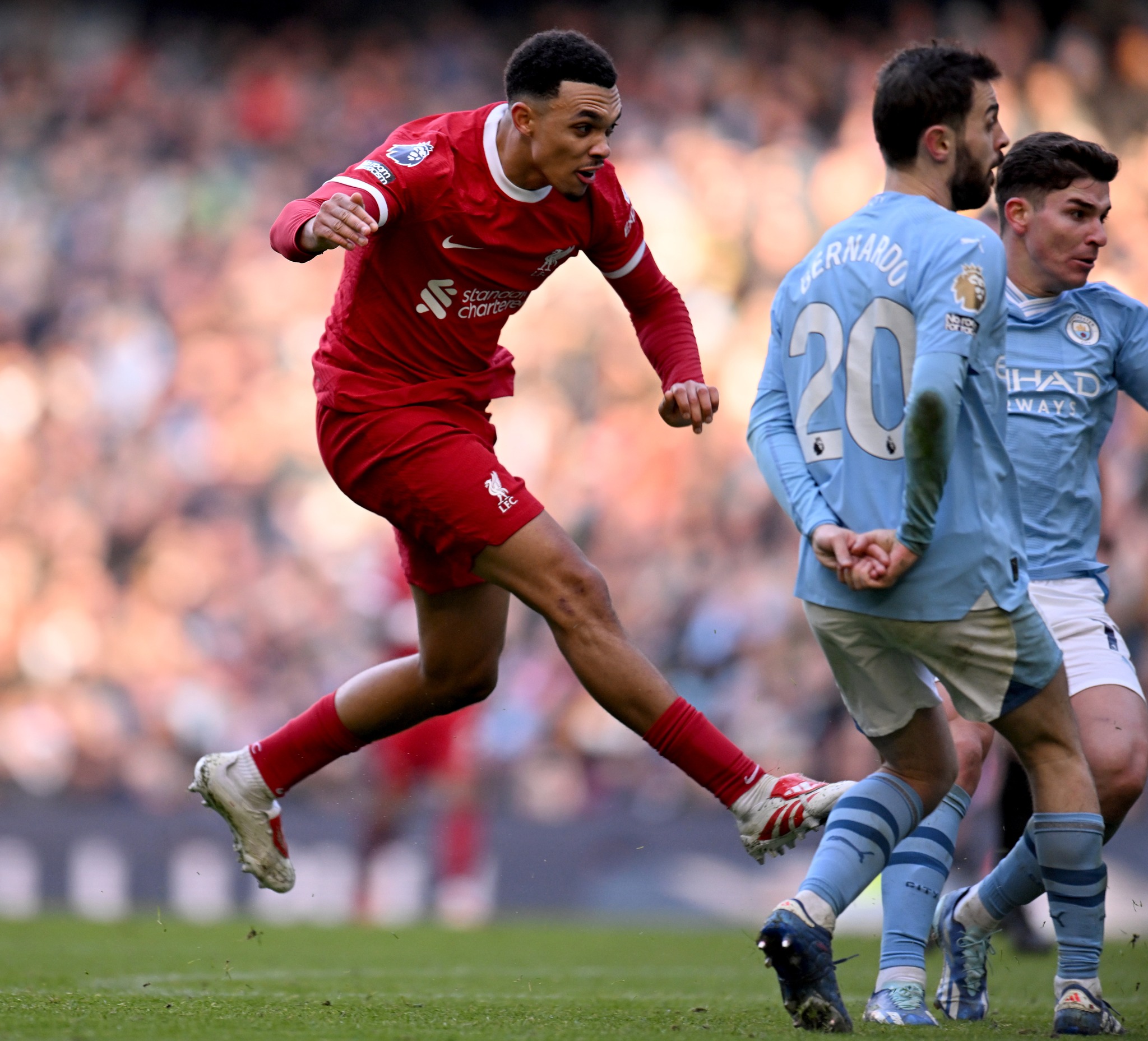 ليفربول ومانشستر سيتي قمة الدوري الإنجليزي .. ليفربول ومانشستر سيتي لا غالب ولا مغلوب