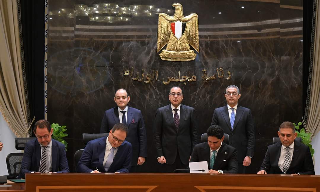 مصر .. توقيع عقود إنشاء أكبر مُجمع لصناعات الأغذية الزراعية في الشرق الأوسط باستثمارات 300 مليون دولار 1 FB IMG 1703668127550 مصر .. توقيع عقود إنشاء أكبر مُجمع لصناعات الأغذية الزراعية في الشرق الأوسط باستثمارات 300 مليون دولار