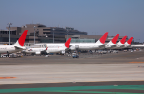 airport slots إياتا..توقعات أن تصل إيرادات صناعة الطيران إلى مستوى تاريخي قدره 964 مليار دولار في 2024