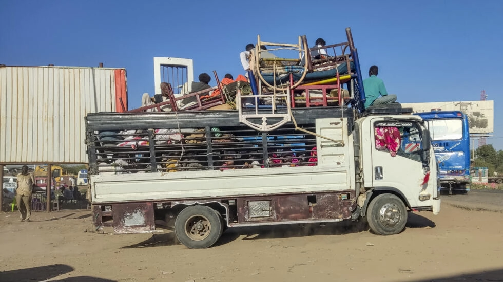 السودان .. الهجرة الدولية: 300,000 سوداني نزحوا بسبب تصاعد القتال الأخير 1 f179b3976a6637c0426ec2bda63109a6ff64f8bd السودان .. الهجرة الدولية: 300,000 سوداني نزحوا بسبب تصاعد القتال الأخير
