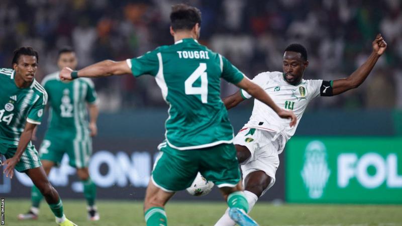 أمم أفريقيا .. موريتانيا تفجر كبري المفاجآت وتقصي الجزائر من البطولة 1 الجزائر وموريتانيا أمم أفريقيا .. موريتانيا تفجر كبري المفاجآت وتقصي الجزائر من البطولة