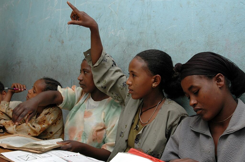 في حالات التسرب من التعليم بسبب الجوع في تيجراي تطورات جديدة في إثيوبيا .. " تيجراي " تستغيث من زيادة حالات التسرب من التعليم بسبب الجوع