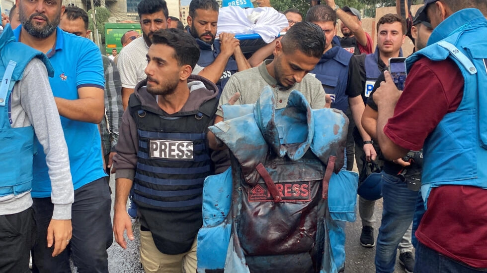 « وكالات أنباء البحر الأبيض المتوسط » تتضامن مع الصحفيين الفلسطينيين 1 2023 10 10T000000Z 826549466 RC2HP3AZEBRG RTRMADP 3 ISRAEL PALESTINIANS « وكالات أنباء البحر الأبيض المتوسط » تتضامن مع الصحفيين الفلسطينيين