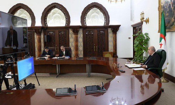 « تبون » : الجزائر متمسكة بتحقيق أهداف التكامل القاري الافريقي 1 5fb7ebc24413181036dd354c364dc210 M « تبون » : الجزائر متمسكة بتحقيق أهداف التكامل القاري الافريقي