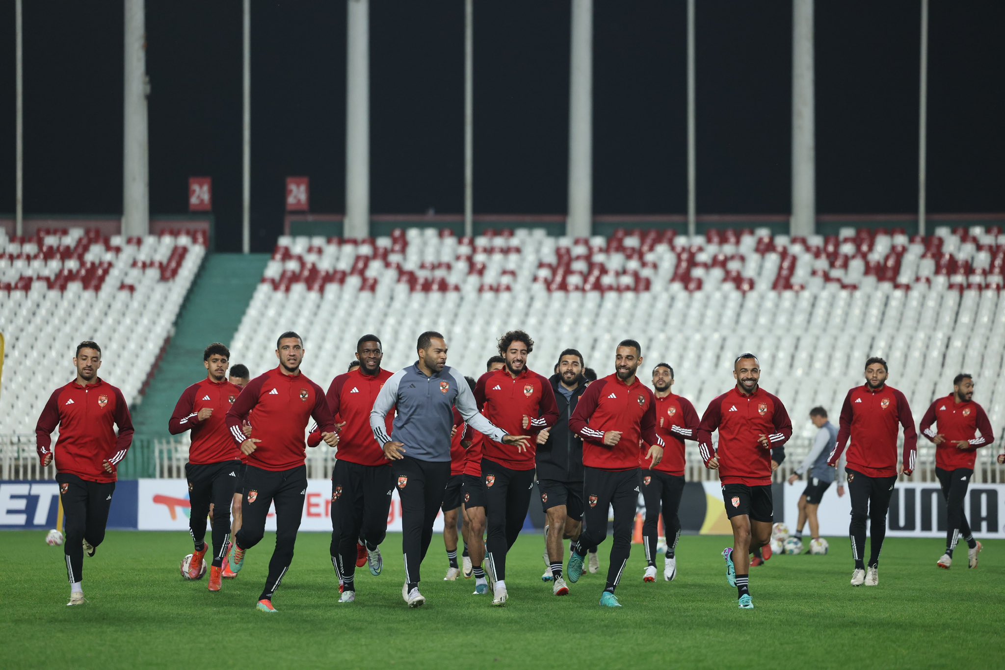 من تدريبات النادي الأهلي استعدادا لمباراة مولودية الجزائر موعد مباراة الأهلي وشباب بلوزداد والقنوات الناقلة