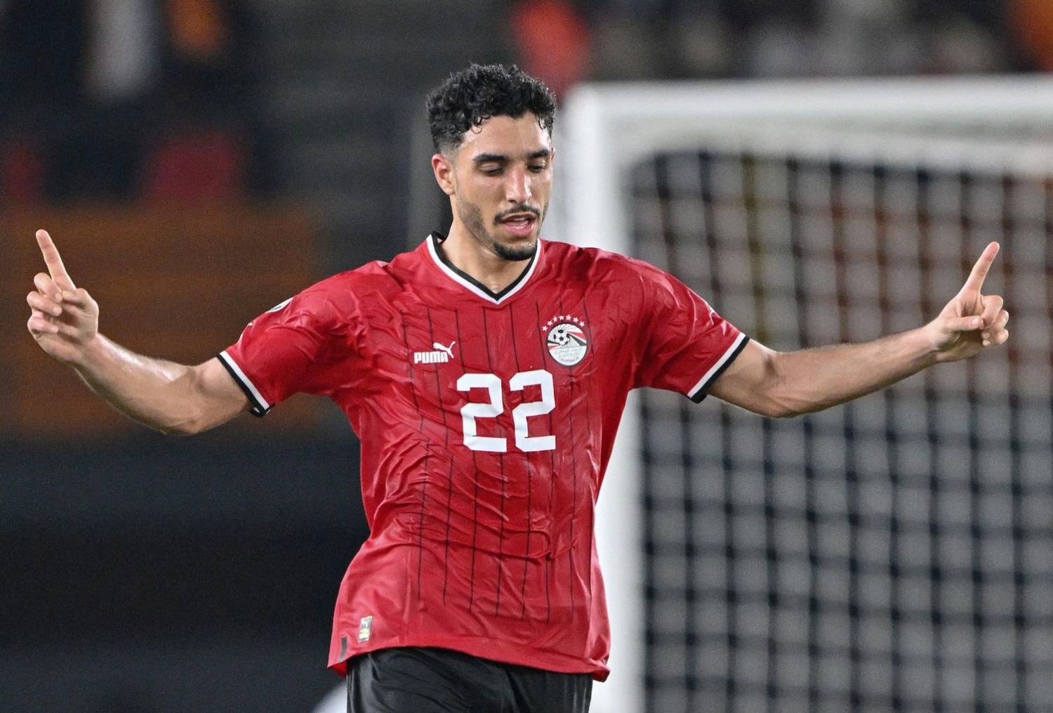 580797 مرموش نجم مصر: زمالة محمد صلاح شرف كبير