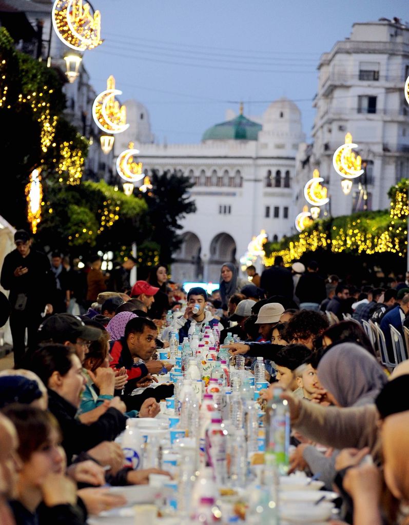 GettyImages 1250874112 رمضان في الجزائر .. عادات وتقاليد من وحي التراث 