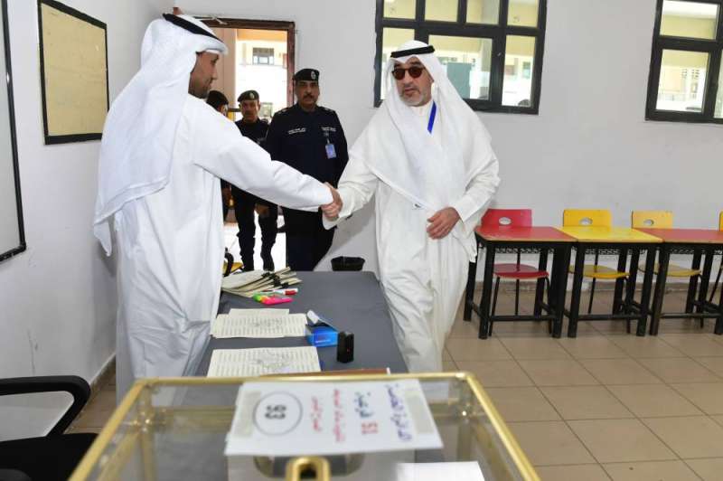 1673387 الكويتيون يتوجهون لصناديق الاقتراع لانتخاب أعضاء مجلس الأمة 2024