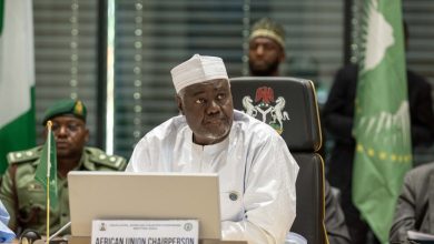 7000 قتيل مدني .. رئيس مفوضية الاتحاد الأفريقي يكشف عن إحصائية صادمة لعدد ضحايا الإرهاب في أفريقيا  1 ٢٠٢٤٠٤٢٢ ٢١٥٠٣٥ 7000 قتيل مدني .. رئيس مفوضية الاتحاد الأفريقي يكشف عن إحصائية صادمة لعدد ضحايا الإرهاب في أفريقيا