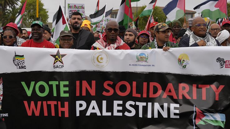 عيد العمال: عمال جنوب أفريقيا ينظمون مسيرة ضخمة دعمًا للفلسطينيين 1 738x415 cmsv2 455cbb40 61fe 50ef bec1 374cbf1ac583 8410692 عيد العمال: عمال جنوب أفريقيا ينظمون مسيرة ضخمة دعمًا للفلسطينيين