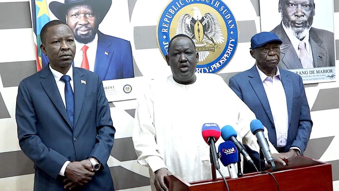 السودان : تفاصيل لقاء كباشي والحلو في جوبا .. واتفاق على إيصال المساعدات لمناطق الحكومة والحركة بشكل فوري 1 FB IMG 1714823331046 السودان : تفاصيل لقاء كباشي والحلو في جوبا .. واتفاق على إيصال المساعدات لمناطق الحكومة والحركة بشكل فوري