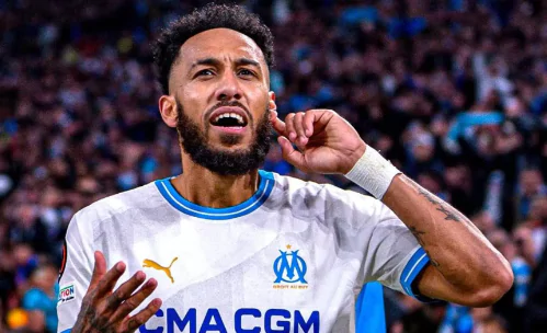 auba.png الجابوني أوباميانج يفوز بجائزة مارك فيفيان فوي لأفضل لاعب أفريقي بالدوري الفرنسي 2024 