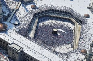 After their time in Mina has passed pilgrims head back to Mecca. Flickr Al Jazeera English الحج:تعرف علي المسافات التي يقطعها الحاج في المناسك بدون وسيلة مواصلات