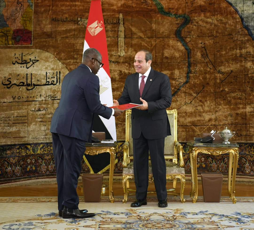 الرئيس السيسي يؤكد التزام مصر الكامل بمواصلة تعميق جميع أطر التعاون مع الأشقاء الأفارقة 1 FB IMG 1718191939369 الرئيس السيسي يؤكد التزام مصر الكامل بمواصلة تعميق جميع أطر التعاون مع الأشقاء الأفارقة