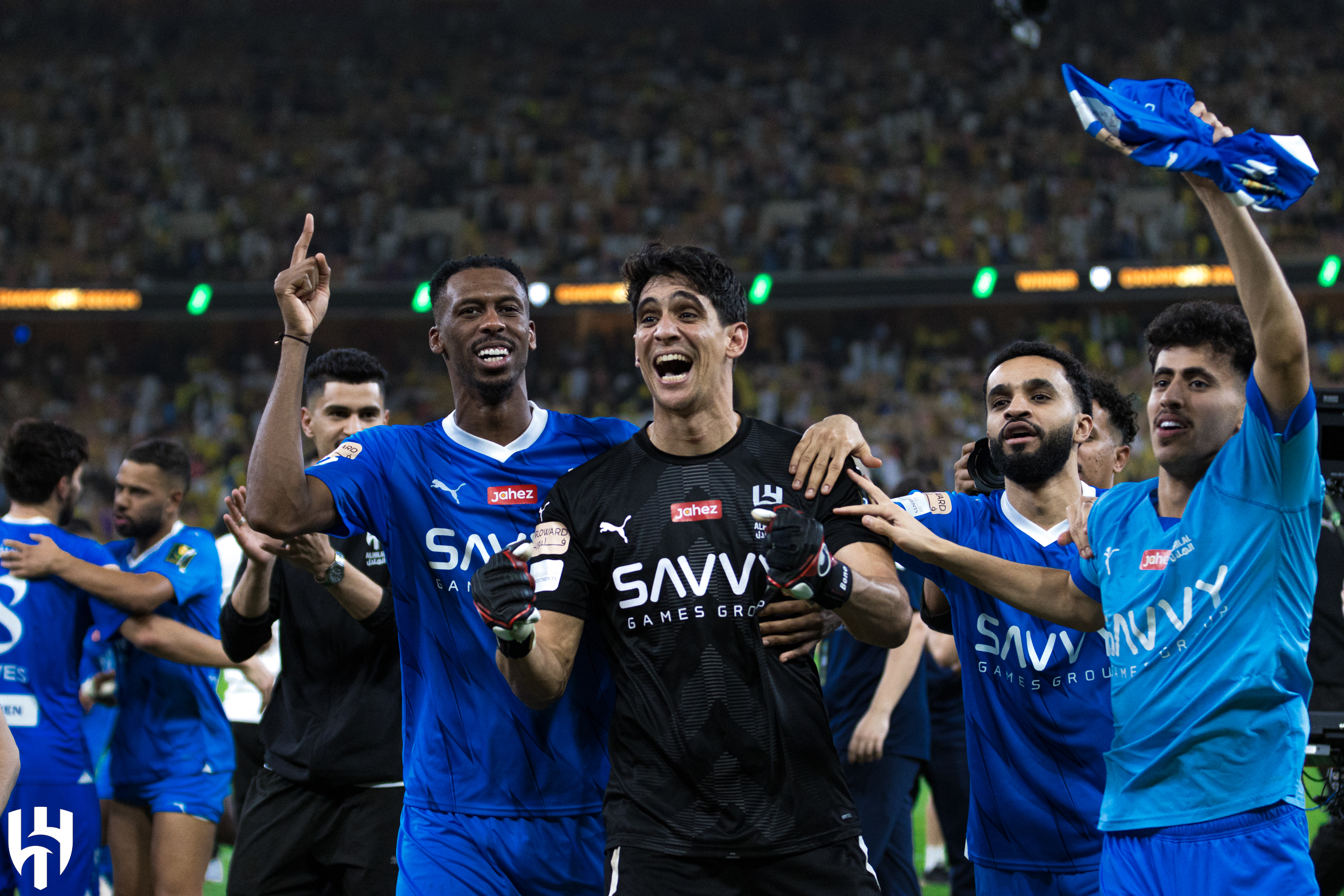 في ليلة تألق فيها النجم المغربي ياسين بونو .. "الهلال السعودي" بطلا لكأس خادم الحرمين الشريفين 1 GO8DucuXoAARwUO في ليلة تألق فيها النجم المغربي ياسين بونو .. "الهلال السعودي" بطلا لكأس خادم الحرمين الشريفين