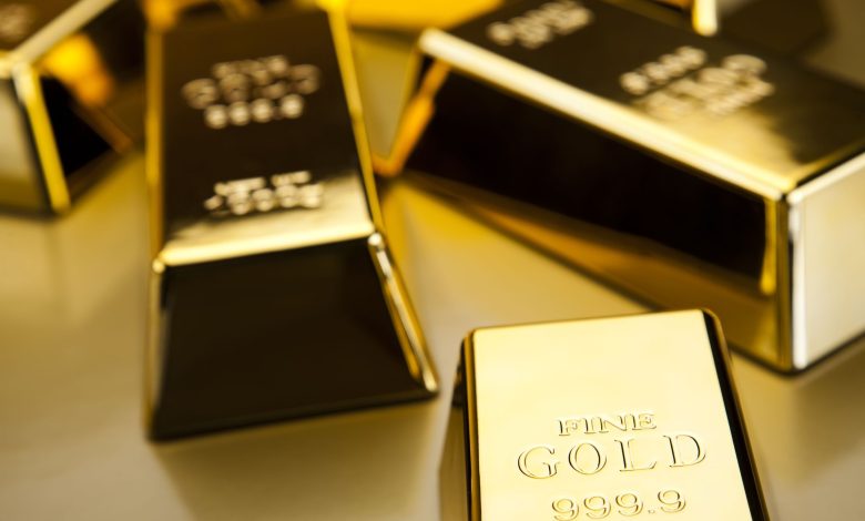 bullion gold metal أسعار الذهب تتراجع عالميًا مع صعود الدولار رغم مكاسب شهرية قوية