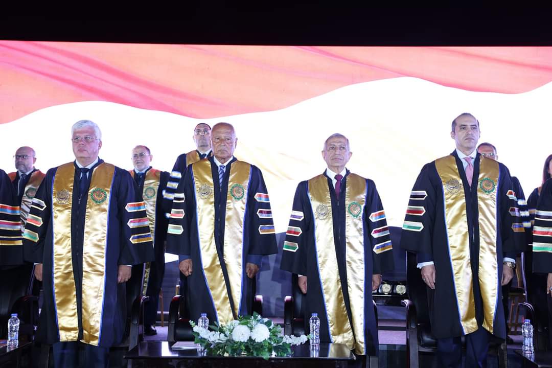 6 وزراء وأمين عام جامعة الدول العربية يشهدون إحتفالية الأكاديمية العربية بتخرج أولي دفعات فرع العلمين الجديدة 1 FB IMG 1724487012006 6 وزراء وأمين عام جامعة الدول العربية يشهدون إحتفالية الأكاديمية العربية بتخرج أولي دفعات فرع العلمين الجديدة