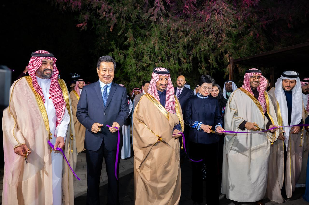 السياحة السعودية تدشن معرض السفر في بكين 1 IMG 20241018 WA0005 السياحة السعودية تدشن معرض السفر في بكين