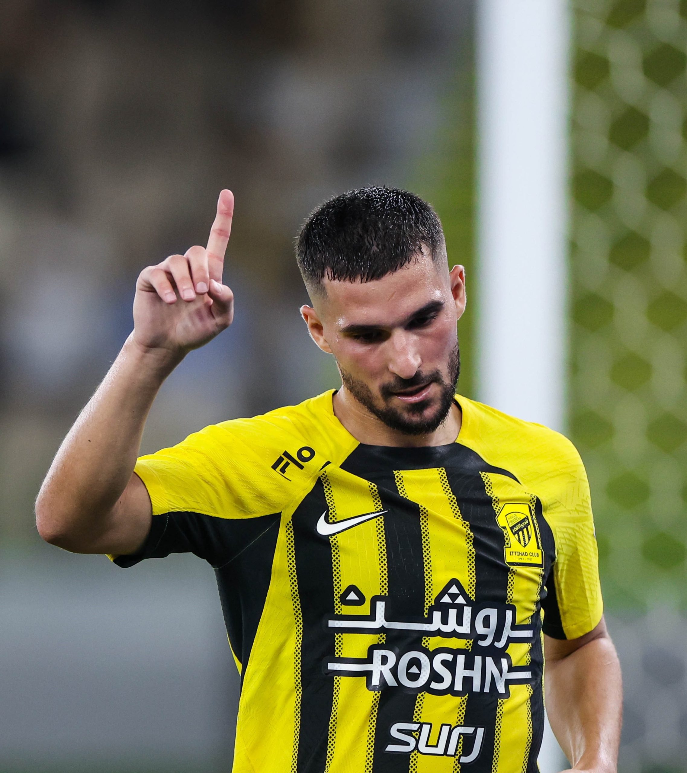 في ليلة تألق فيها الجزائري حسام عوار .. اتحاد جدة يستغل تعثر الهلال ويقفز علي صدارة الدوري السعودي 1 GdLHSWdWkAA2pAm scaled في ليلة تألق فيها الجزائري حسام عوار .. اتحاد جدة يستغل تعثر الهلال ويقفز علي صدارة الدوري السعودي