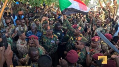 الدعم السريع يقتل 70 مريضا في الفاشر .. و« البرهان » يتفقد مصفاة الجيلي ويتعهد بإعادة إعمارها 5 FB IMG 1737819094400 الدعم السريع يقتل 70 مريضا في الفاشر .. و« البرهان » يتفقد مصفاة الجيلي ويتعهد بإعادة إعمارها