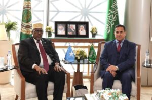 مندوبا الصومال والكويت لدى جامعة الدول العربية يبحثان سبل تعزيز التعاون المشترك 2 IMG 20250129 WA0004 مندوبا الصومال والكويت لدى جامعة الدول العربية يبحثان سبل تعزيز التعاون المشترك