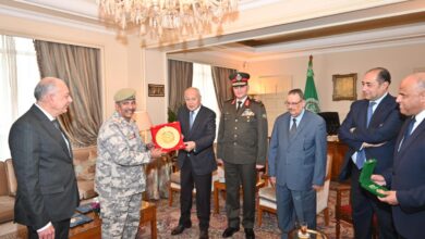IMG 20250220 WA0008 أمين عام جامعة الدول العربية يستقبل رئيس الإتحاد العربى للرياضة العسكرية 