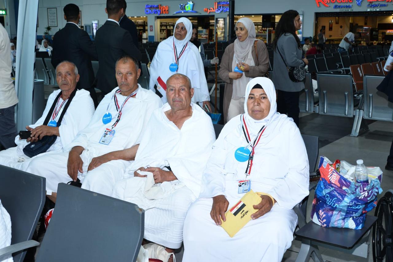 08b39cea 0b82 4648 badd 3ec1d9b7f2e5 مصر: احتفالية كبري بمطار القاهرة الدولي لتوديع أولى أفواج حجاج بيت الله الحرام لهذا العام 1446هـ / 2025م