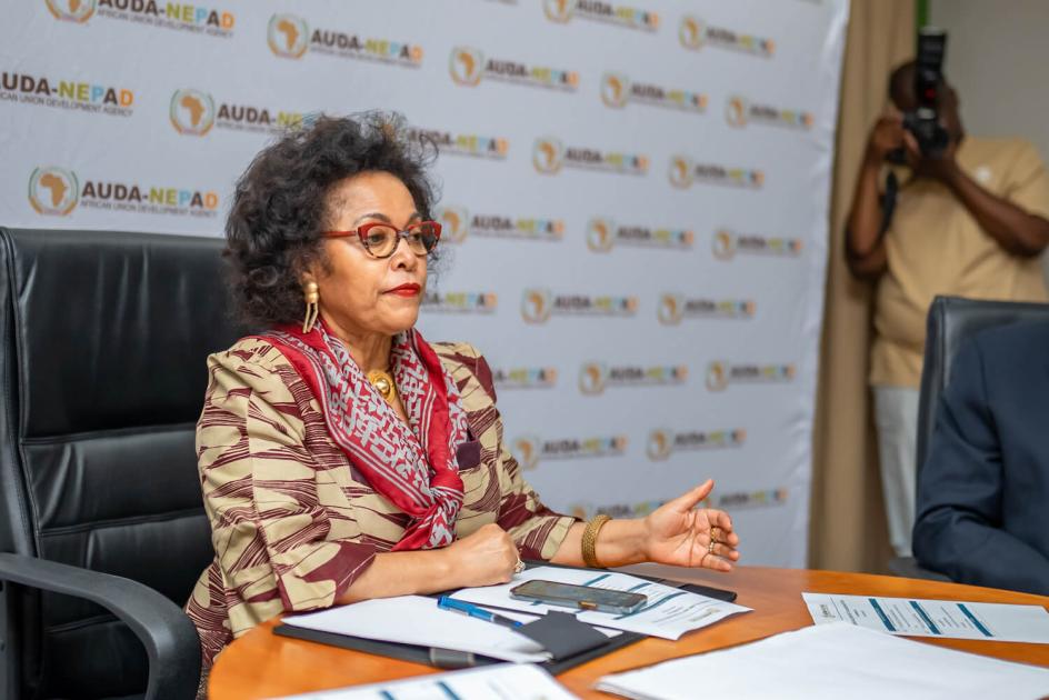 تمويل البنية التحتية في إفريقيا: تحديات التمويل وفرص التنمية .. كيف تسعى القارة لسد فجوة تتجاوز 170 مليار دولار؟ 1 42491 MicrosoftTeams image 192 تمويل البنية التحتية في إفريقيا: تحديات التمويل وفرص التنمية .. كيف تسعى القارة لسد فجوة تتجاوز 170 مليار دولار؟