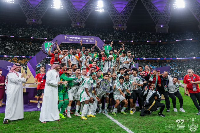 انجازات بالجملة حققها " الملكي " .. لحظة تتويج أهلي جدة بدوري أبطال آسيا 1 GqDH211WkAEaZ R انجازات بالجملة حققها " الملكي " .. لحظة تتويج أهلي جدة بدوري أبطال آسيا
