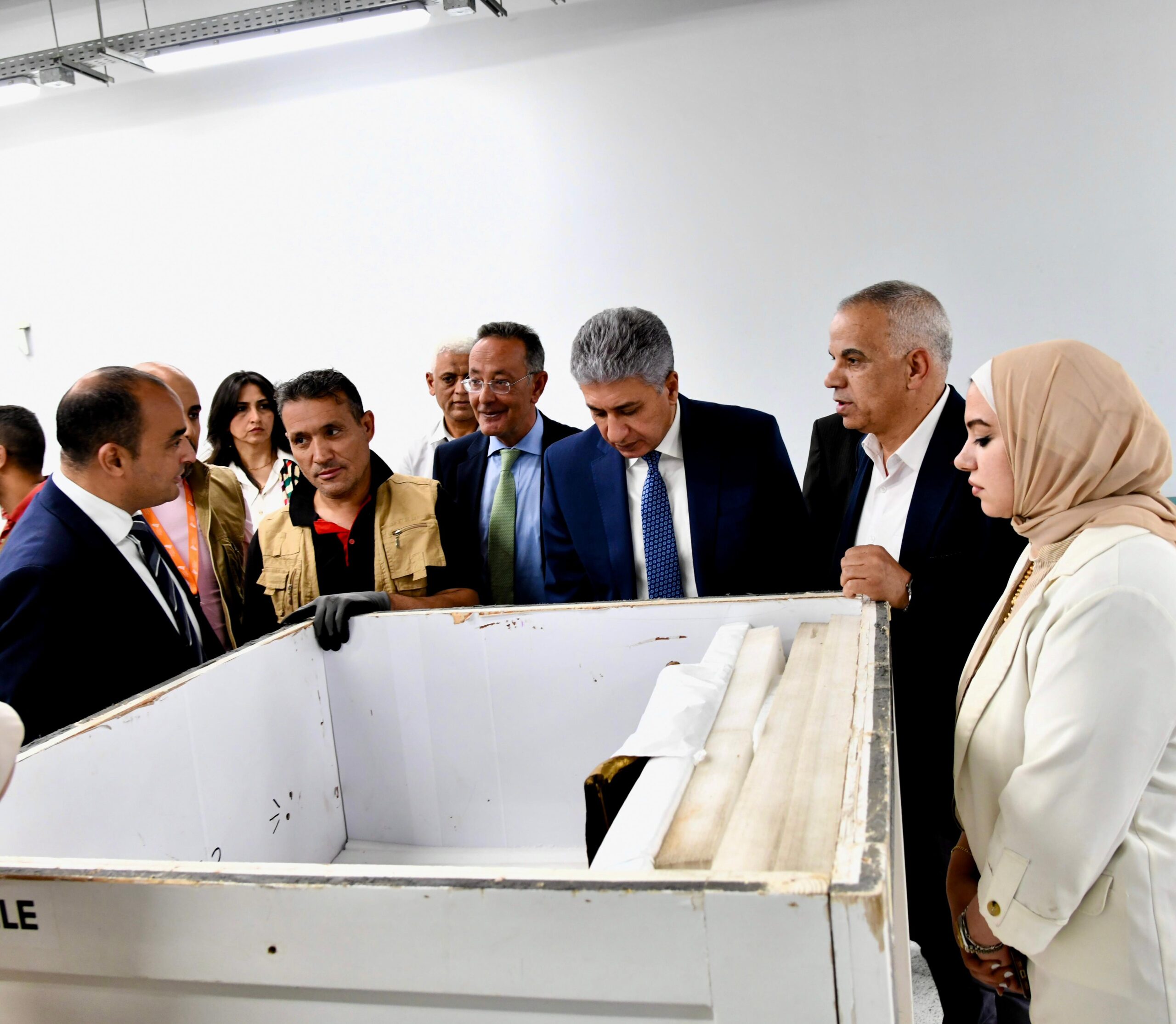 IMG 20250509 WA0008 1 scaled المتحف المصري الكبير يستقبل 163 قطعة من كنوز الملك توت عنخ آمون