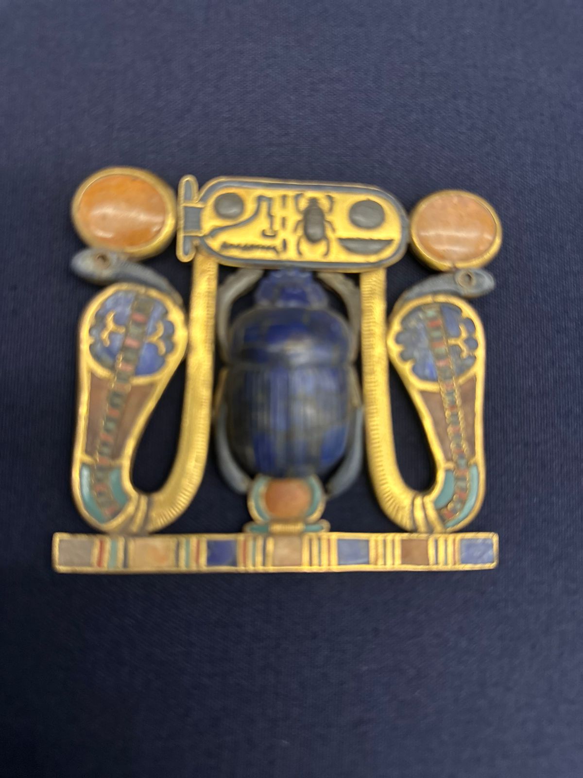 IMG 20250509 WA0011 المتحف المصري الكبير يستقبل 163 قطعة من كنوز الملك توت عنخ آمون