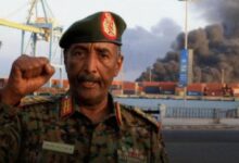 IMG ٢٠٢٥٠٥٠٦ ٢٠١٩٠٩ « البرهان » من أمام مستودعات الوقود بمدينة بورتسودان : ساعة القصاص ستحين 