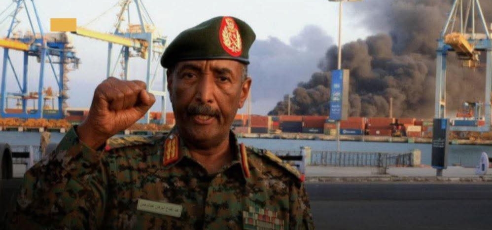 « البرهان » من أمام مستودعات الوقود بمدينة بورتسودان : ساعة القصاص ستحين 1 IMG ٢٠٢٥٠٥٠٦ ٢٠١٩٠٩ « البرهان » من أمام مستودعات الوقود بمدينة بورتسودان : ساعة القصاص ستحين