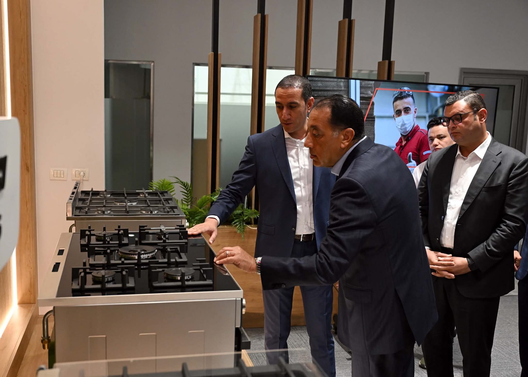 FB IMG 1751115838689 رئيس الوزراء المصري يدشن أول مصنع لشركة BSH المالكة للعلامة التجارية "Bosch" في مصر وأفريقيا