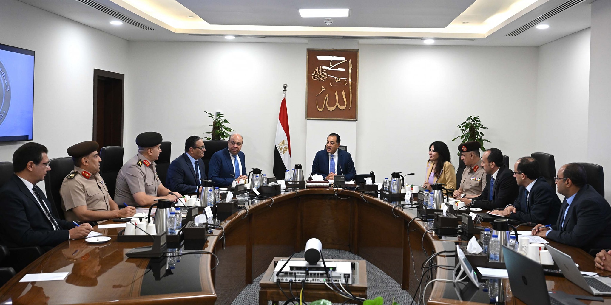 520750087 1284974097006341 1586062211244146724 n مصر .. رئيس الوزراء يتابع الإجراءات التنفيذية لمشروع "مبنى 4 " بمطار القاهرة الدولي