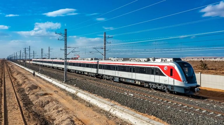 88680 القطار الكهربائي الخفيف LRT 8 768x431 1 البرج الأيقوني و المونوريل تعرف رموز انتخابات الشيوخ 2025؟