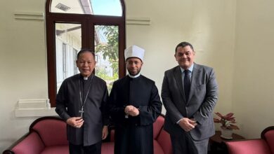 الفلبين:  رئيس أساقفة مانيلا يستقبل وزير الأوقاف لبحث التعاون المشترك وتبادل الزيارات 4 FB IMG 1751393329102 1 الفلبين:  رئيس أساقفة مانيلا يستقبل وزير الأوقاف لبحث التعاون المشترك وتبادل الزيارات