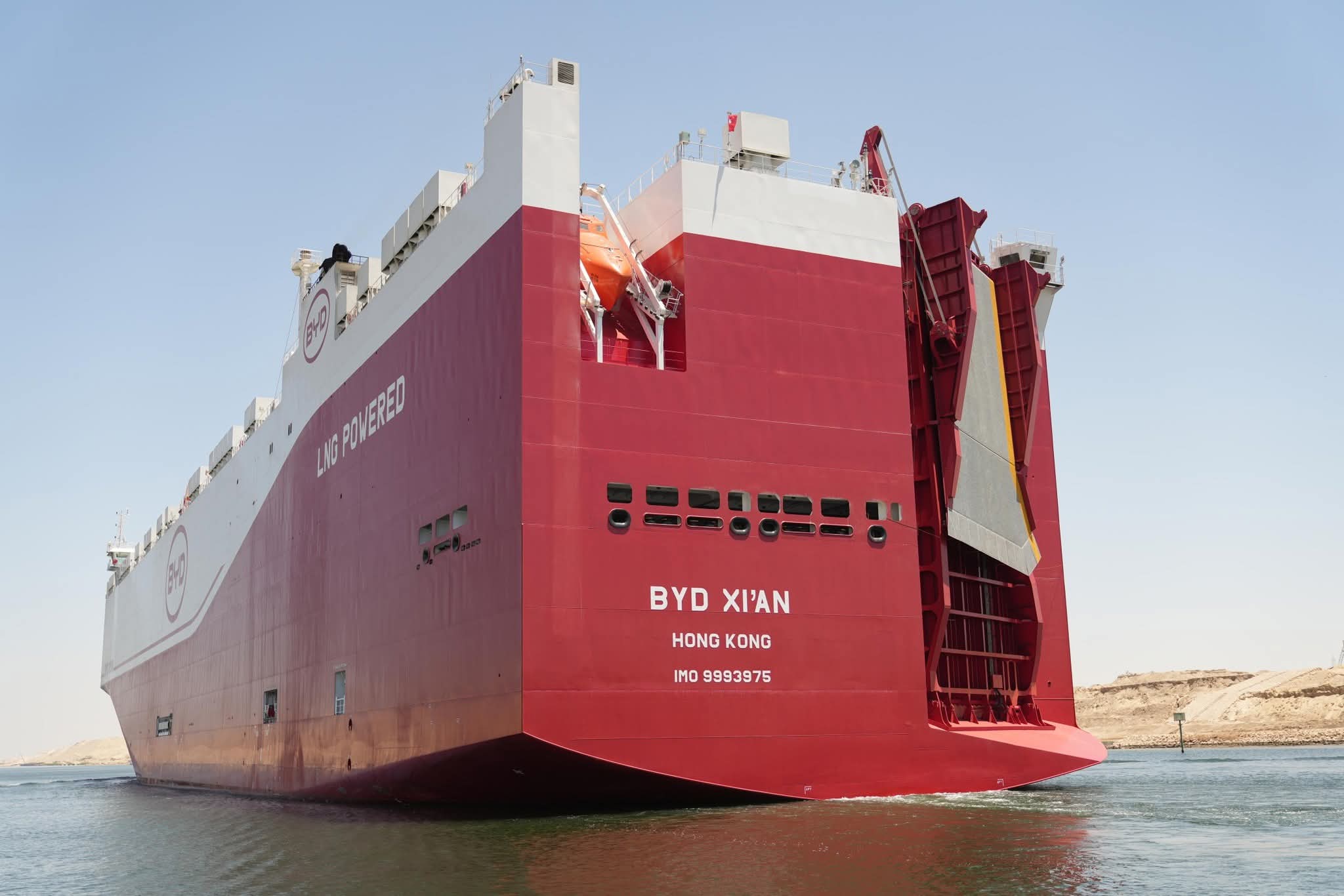FB IMG 1752658222051 قناة السويس تشهد عبور حاملة السيارات BYD XI'AN أكبر حاملات السيارات في العالم