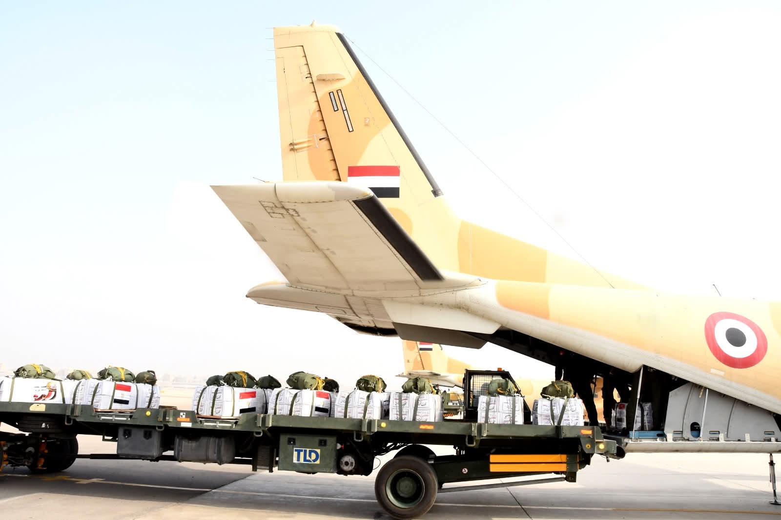 مصر تسقط أطنان من المساعدات جواً على قطاع غزة 1 FB IMG 1753901118793 مصر تسقط أطنان من المساعدات جواً على قطاع غزة