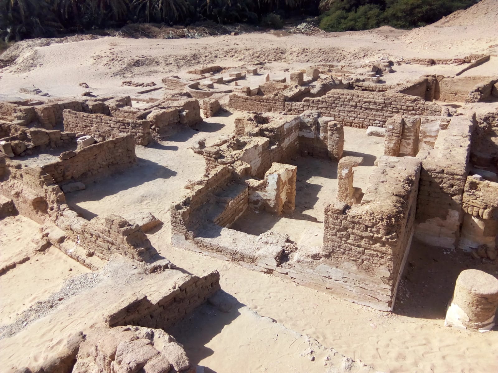 مصر: كشف أثري بواحة الخارجة يعود لبداية عصر اعتناق الاقباط للمسيحية 1 IMG 20250724 WA0005 مصر: كشف أثري بواحة الخارجة يعود لبداية عصر اعتناق الاقباط للمسيحية