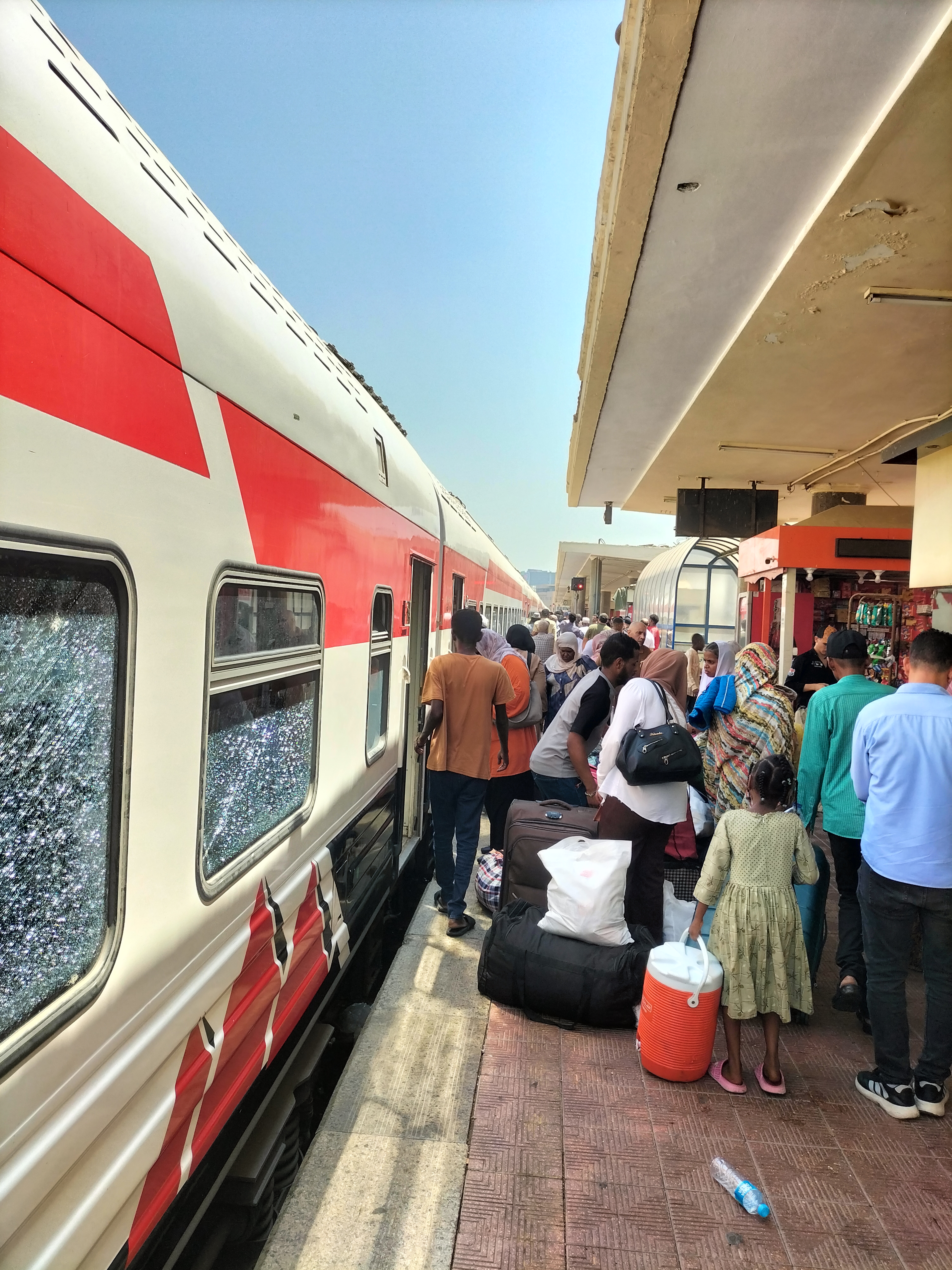 "رحلة الأمل إلى السودان".. انطلاق ثاني قطارات العودة الطوعية للسودانيين من مصر 3 IMG20250728113803 "رحلة الأمل إلى السودان".. انطلاق ثاني قطارات العودة الطوعية للسودانيين من مصر