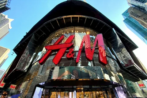كيف خسرت "ماركس آند سبنسر" 300 مليون جنيه إسترليني بسبب هجوم إلكتروني؟ 1 H&M