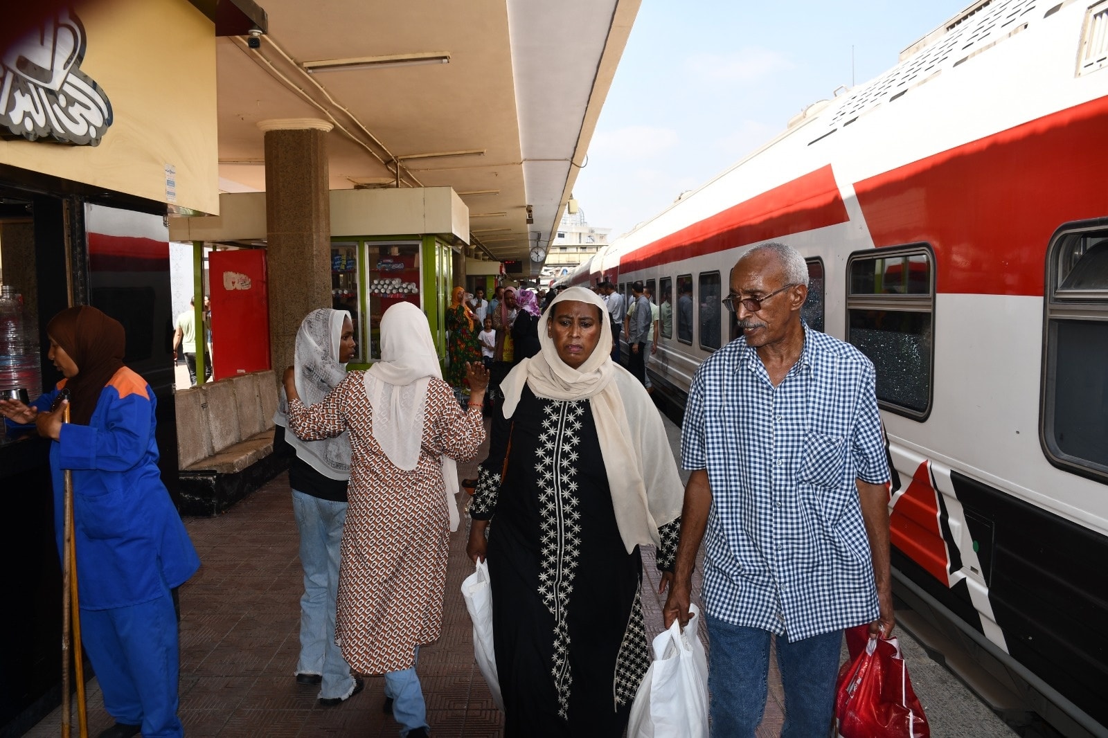 شاهد بالصور .. السكة الحديد تسير القطار الخامس للعودة الطوعية للسودانيين من مصر إلى السودان 1 534546148 1153967433433286 4333181950505059791 n شاهد بالصور .. السكة الحديد تسير القطار الخامس للعودة الطوعية للسودانيين من مصر إلى السودان