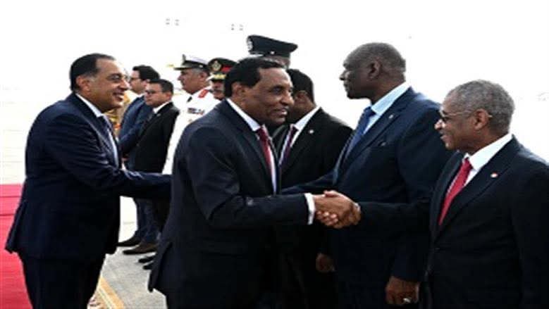 FB IMG 1754549085666 رئيس الوزراء السوداني يصل القاهرة في أول جولة خارجية له