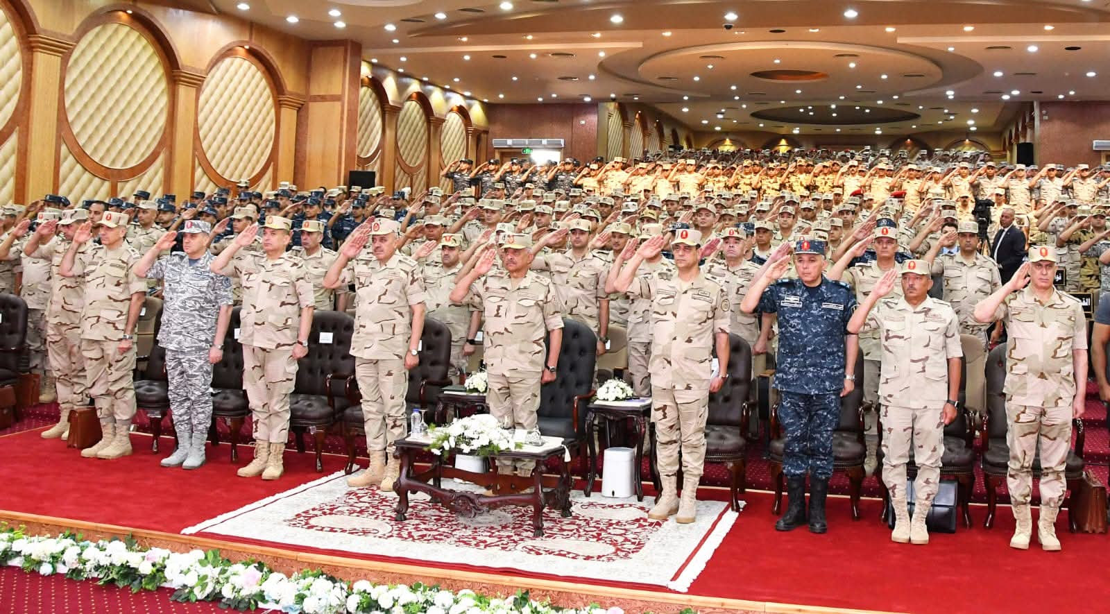 FB IMG 1755673797952 المتحدث العسكرى : وزير الدفاع والإنتاج الحربى يلتقى بعدد من مقاتلى المنطقة الشمالية العسكرية