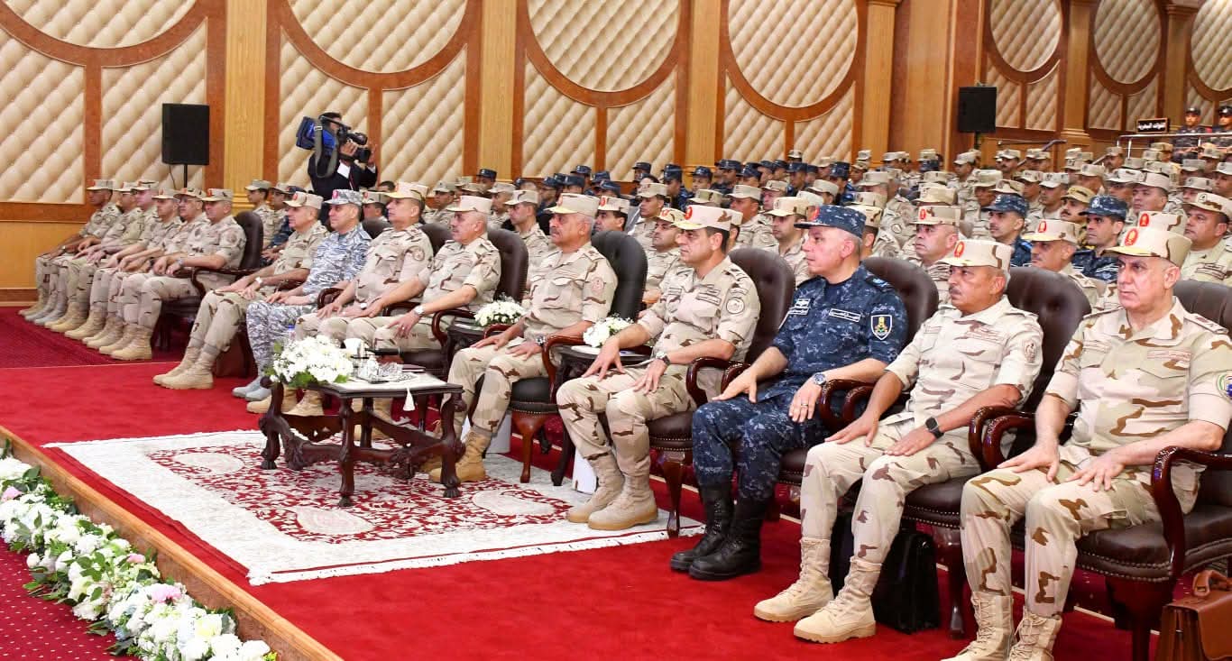 FB IMG 1755673813118 المتحدث العسكرى : وزير الدفاع والإنتاج الحربى يلتقى بعدد من مقاتلى المنطقة الشمالية العسكرية